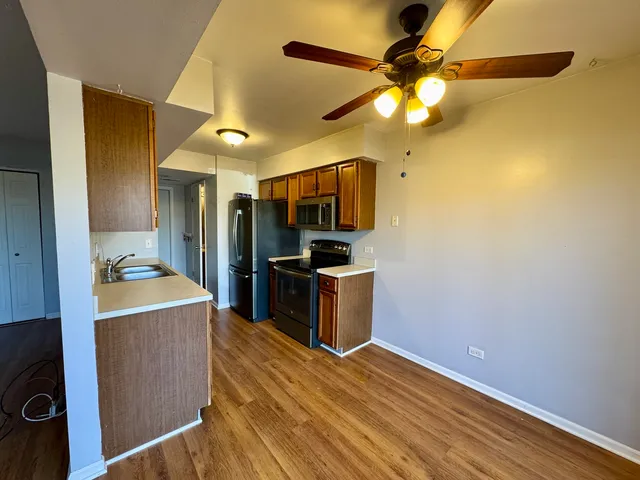 $185,000 | 412 St Johns Road, Unit D, Woodstock, IL 60098