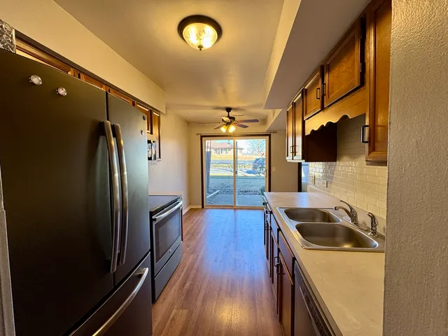 $185,000 | 412 St Johns Road, Unit D, Woodstock, IL 60098