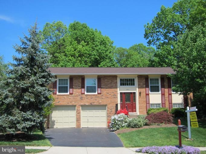 8916 Spur Road Springfield, VA 22153 - Photo 1 of 19 Welcome