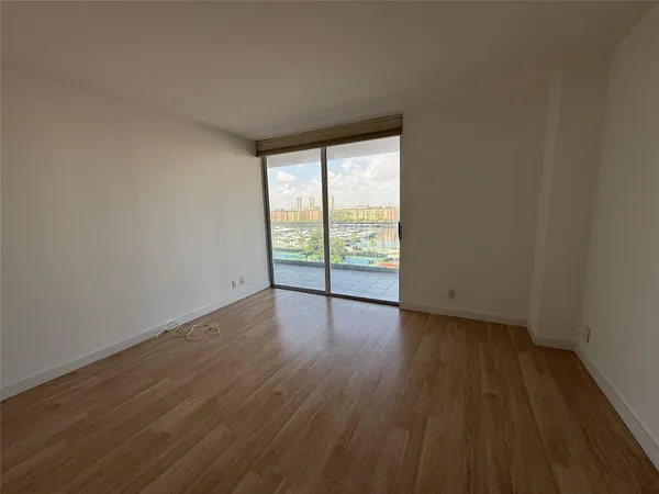 $2,800 | 19707 Turnberry Way, Unit 8C, Aventura, FL 33180