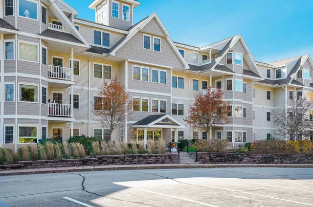 $499,500 | 2 Sterling Hill Lane, Unit 211, Exeter, NH 03833