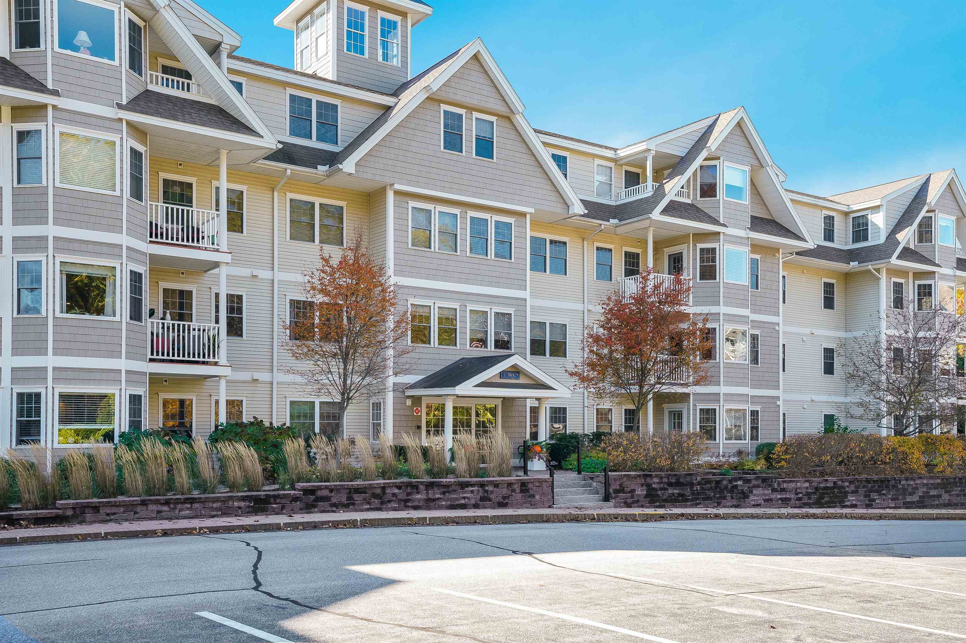 2 Sterling Hill Lane, Unit 211 Exeter, NH 03833 - Photo 1 of 36