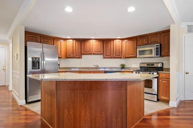 $499,500 | 2 Sterling Hill Lane, Unit 211, Exeter, NH 03833