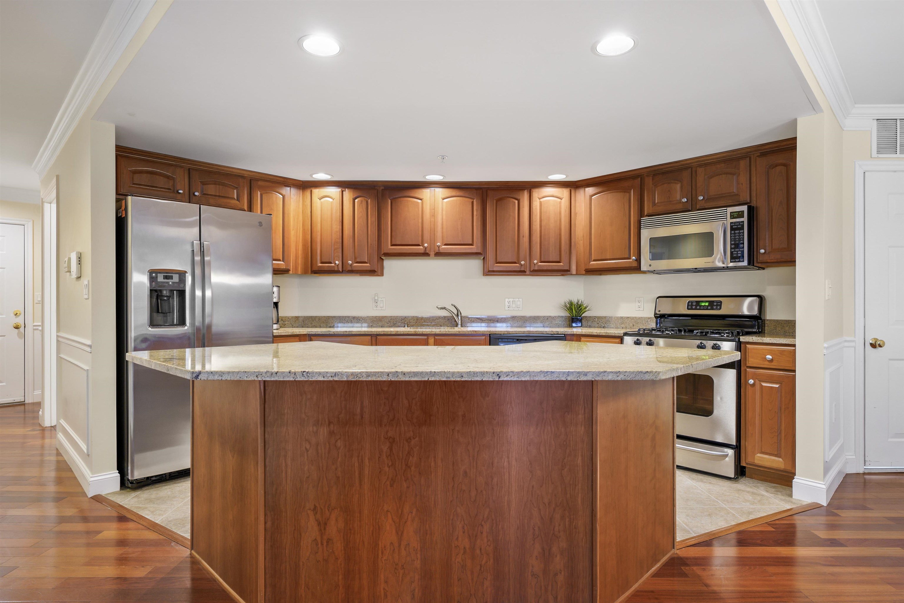 2 Sterling Hill Lane, Unit 211 Exeter, NH 03833 - Photo 17 of 36