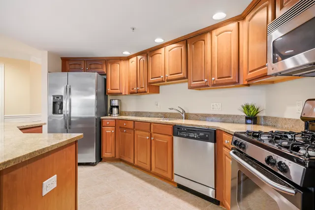 $499,500 | 2 Sterling Hill Lane, Unit 211, Exeter, NH 03833