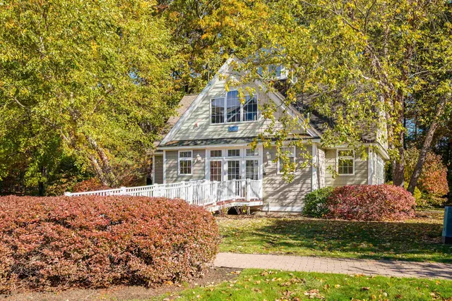 $499,500 | 2 Sterling Hill Lane, Unit 211, Exeter, NH 03833