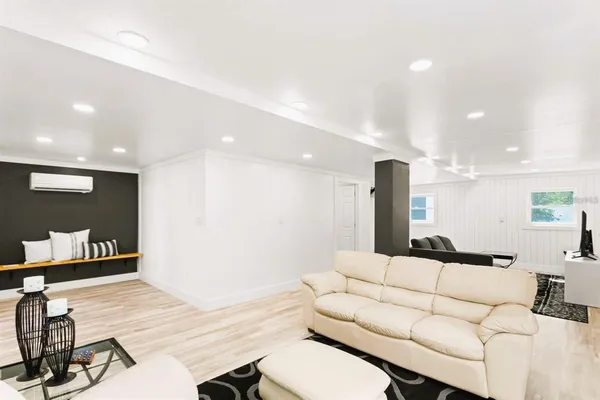 $4,900 | Undisclosed Address, St. Petersburg, FL 33705