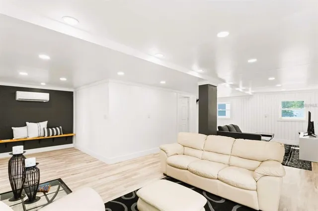 $4,900 | Undisclosed Address, St. Petersburg, FL 33705