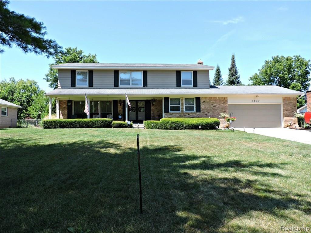 1456 Kennebec Road Grand Blanc, MI 48439 - Photo 2 of 56 2.JPG