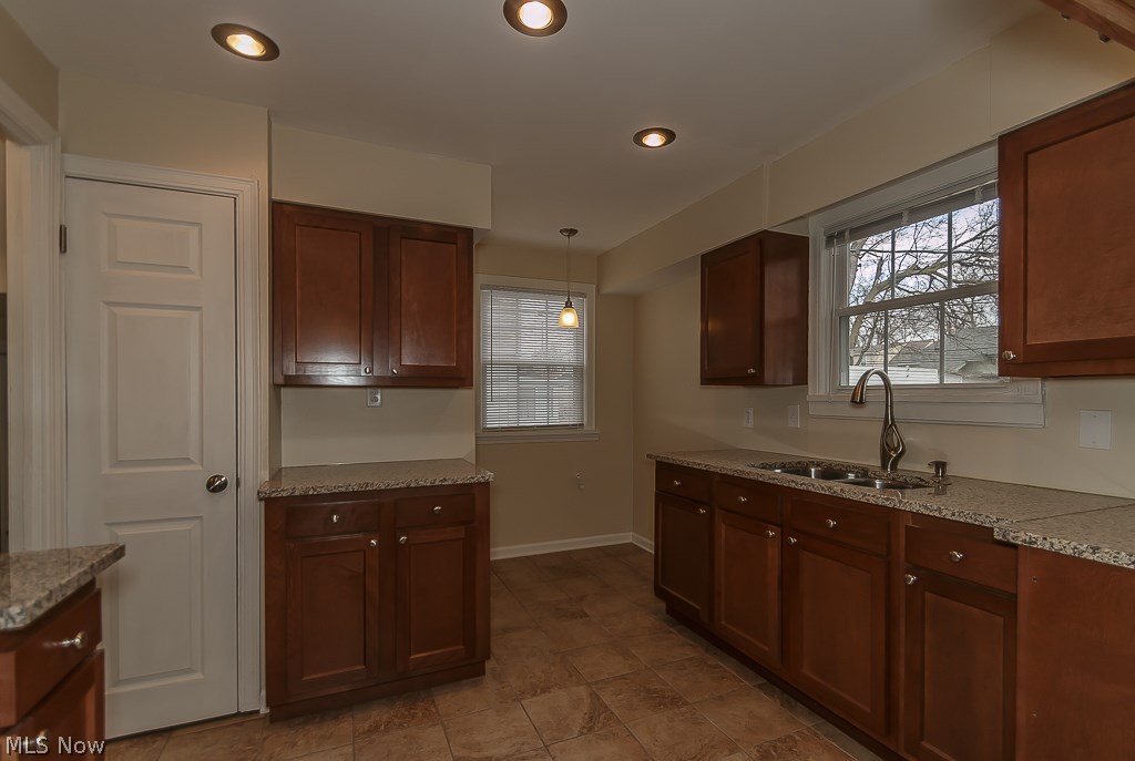 3729 Pennington Road Cleveland, OH 44120 - Photo 3 of 30