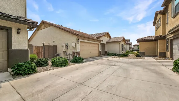 $1,950 | 1286 North 165th Drive, Goodyear, AZ 85338