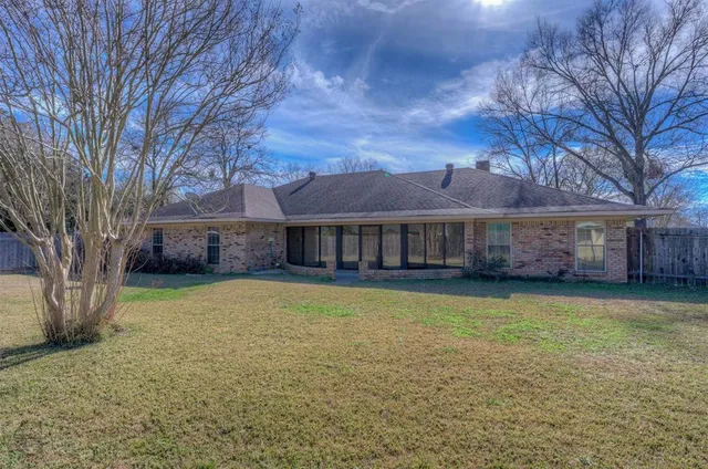 $350,000 | 5407 Coach Road, Bossier City, LA 71111