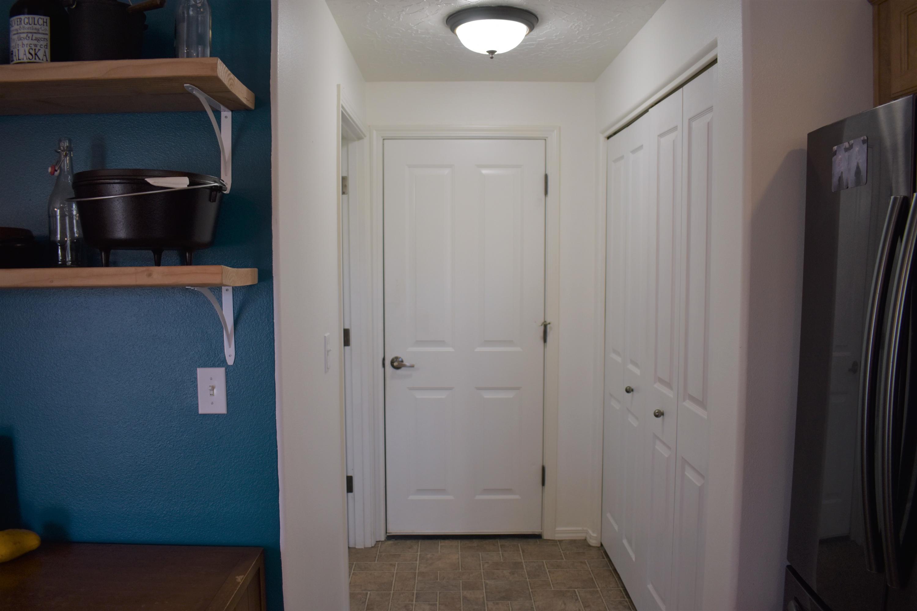 16464 Riley Drive La Pine, OR 97739 - Photo 15 of 43 16464 Riley hall downstairs 4