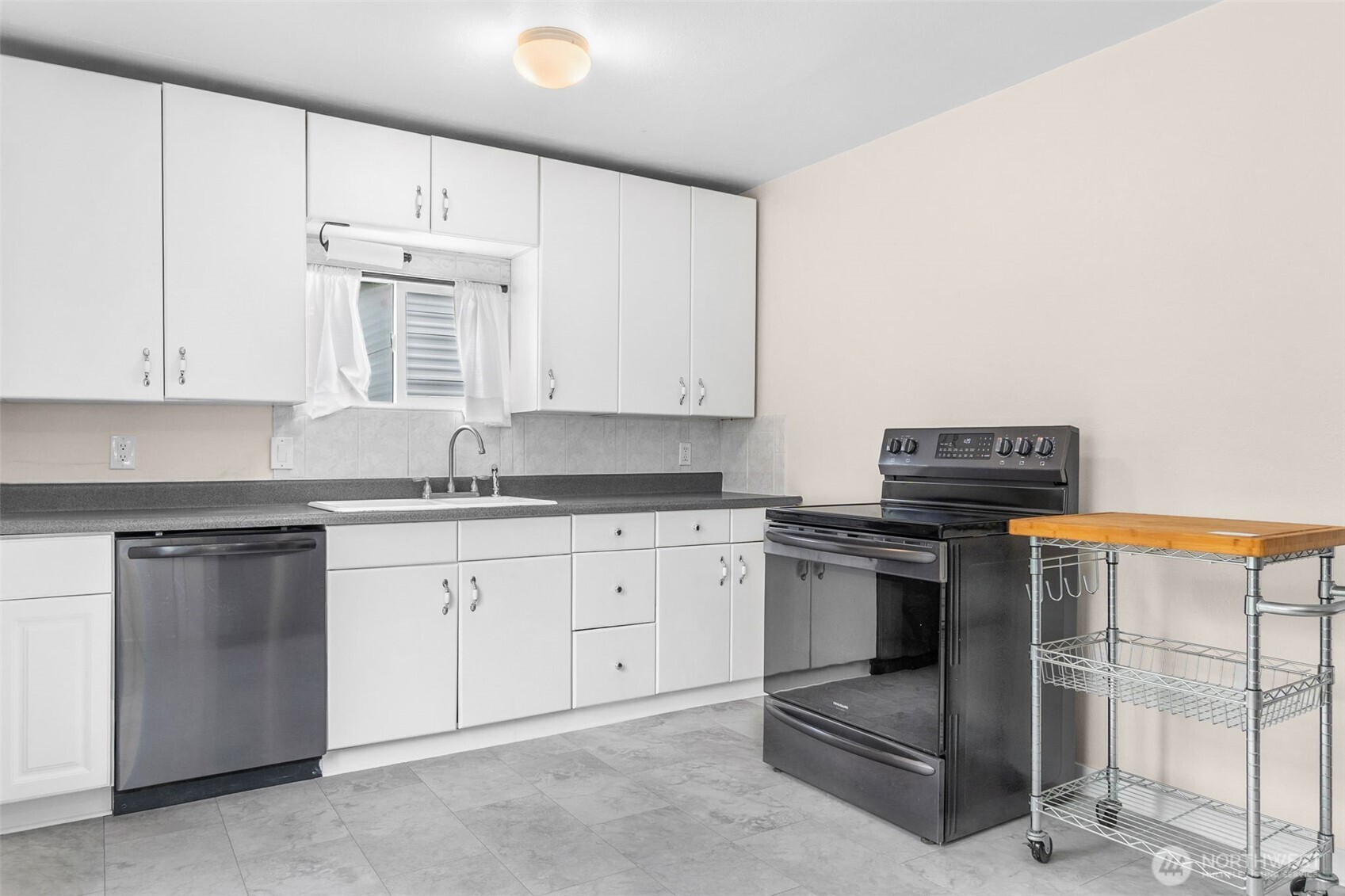 626 Southwest 142nd Street Burien, WA 98166 - Photo 32 of 35