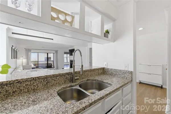 $399,000 | 308 Queens Road, Unit 32, Charlotte, NC 28204