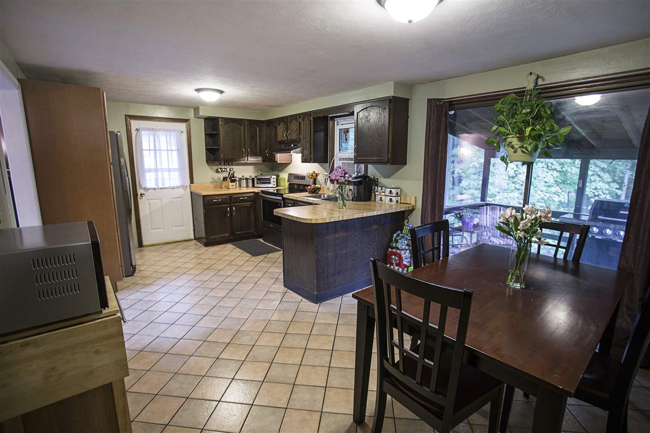 843 South Mammoth Road Manchester, NH 03103 - Photo 8 of 24