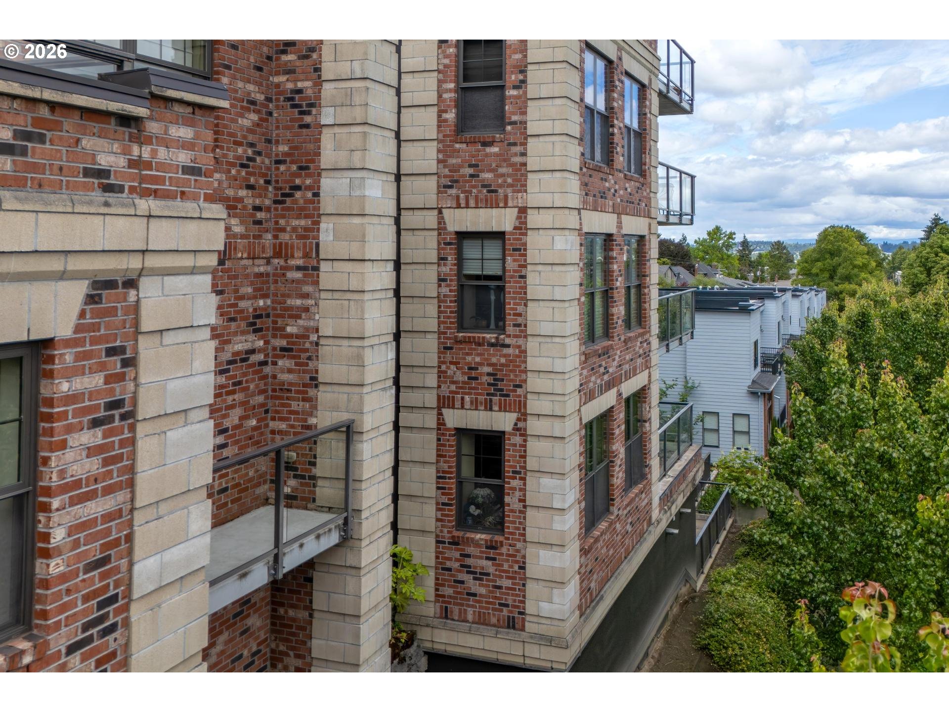 2430 Northwest Westover Road, Unit 201 Portland, OR 97210 - Photo 39 of 48 Drone View/UAV