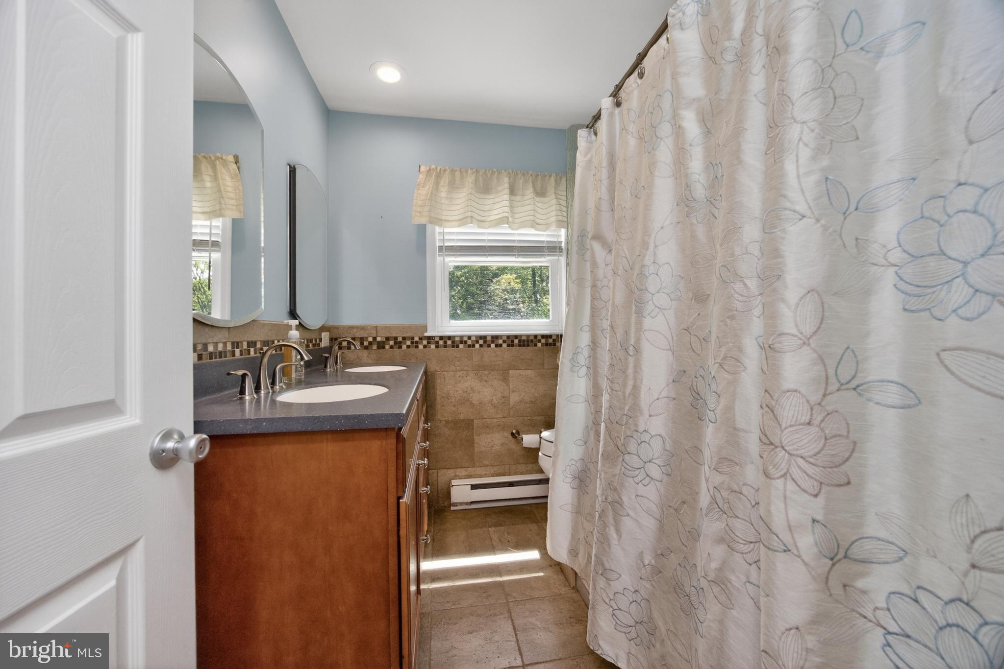 726 Claire Road Warminster, PA 18974 - Photo 11 of 36