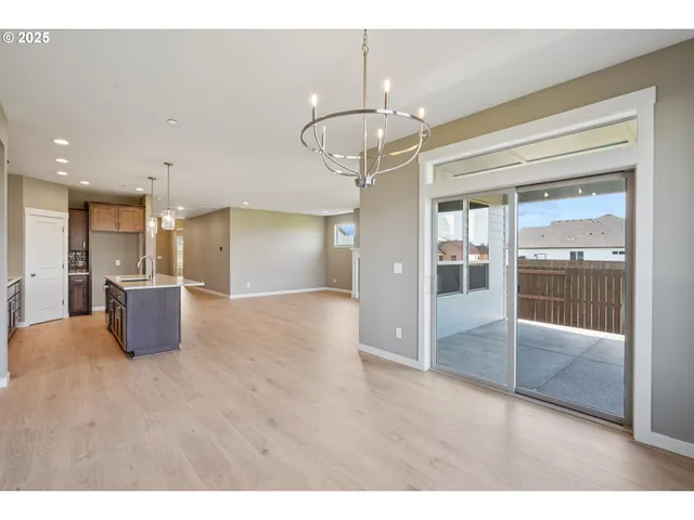 $669,900 | 148 East 24th Circle, La Center, WA 98629