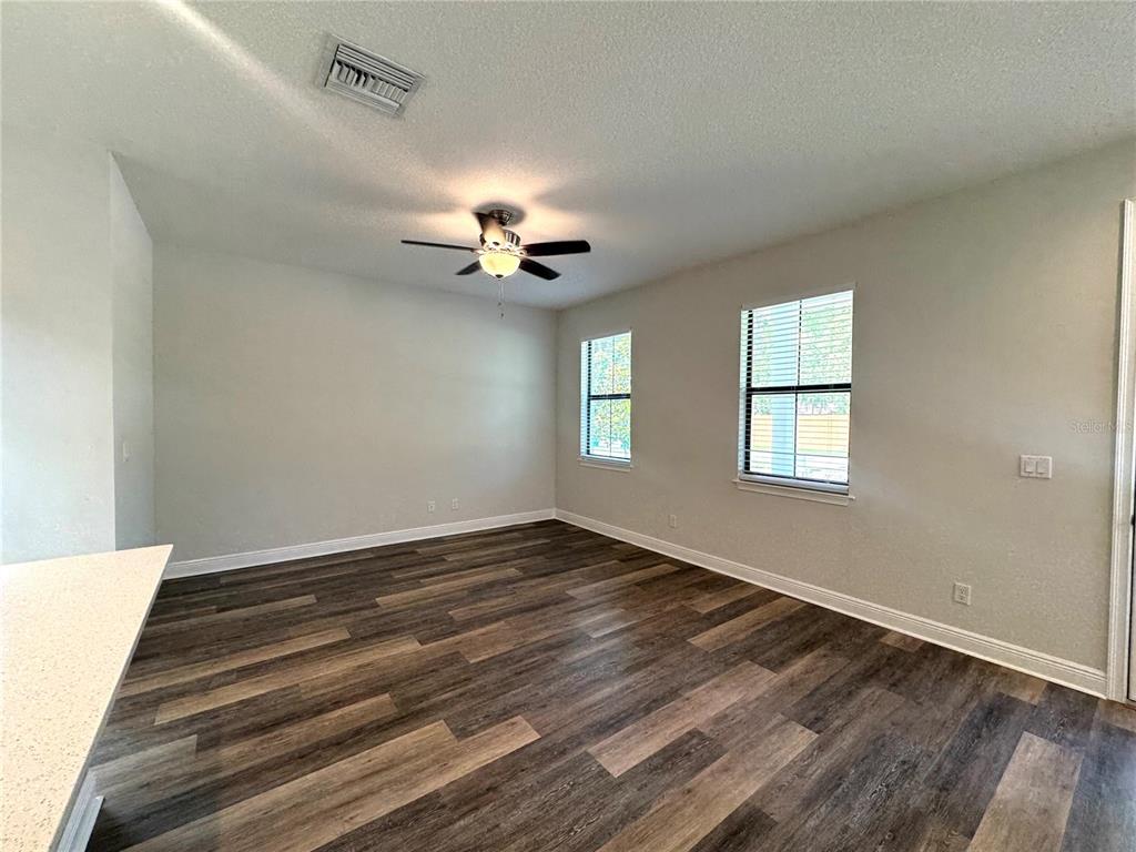 2861 Mayer Street Orlando, FL 32806 - Photo 6 of 32