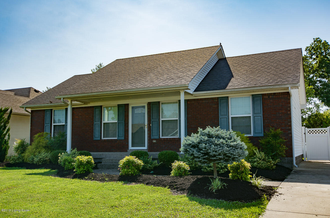 242 Madison Rae Boulevard Shepherdsville, KY 40165 - Photo 3 of 31 Front View