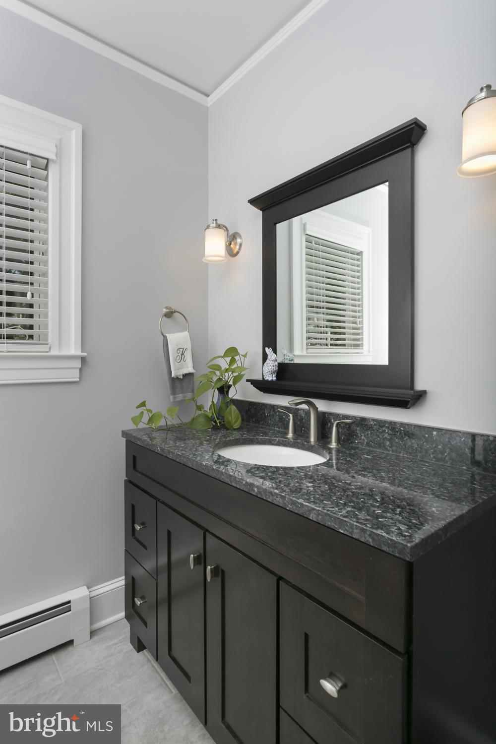 606 Kingston Road Baltimore, MD 21212 - Photo 12 of 30 BathFirst floor powder room