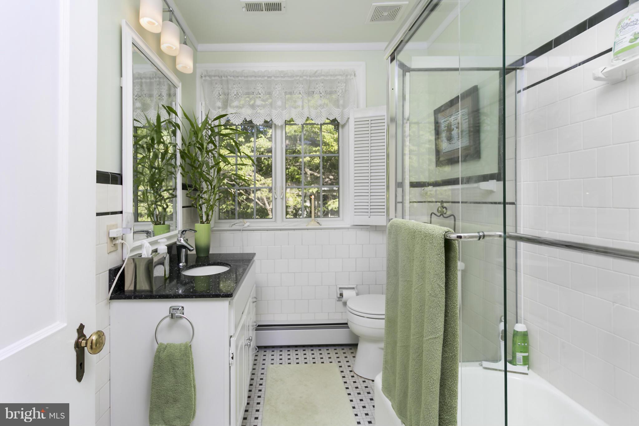 606 Kingston Road Baltimore, MD 21212 - Photo 21 of 30 Bath