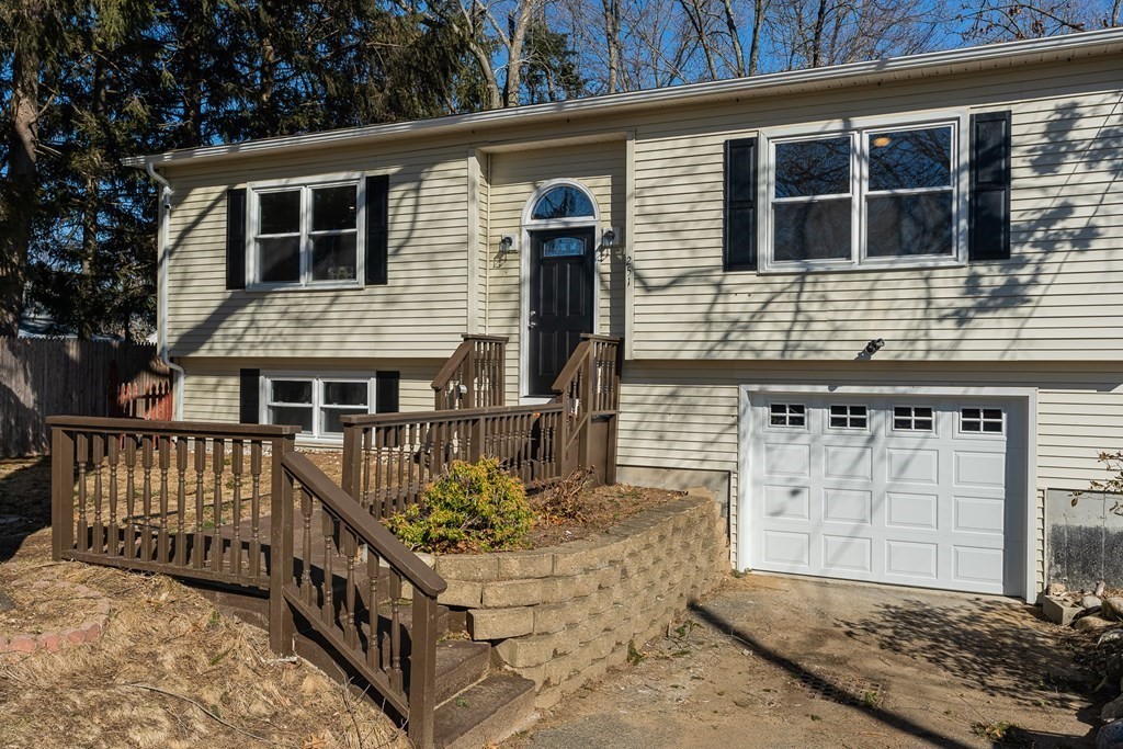251 Senator Street Springfield, MA 01129 - Photo 1 of 39