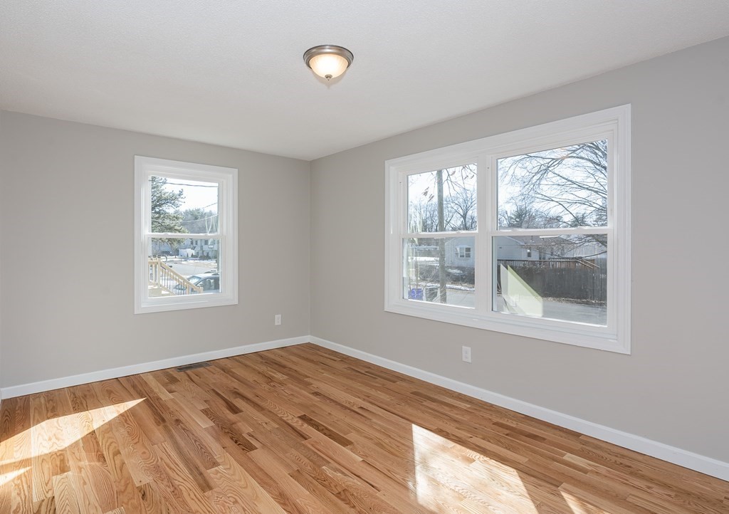 251 Senator Street Springfield, MA 01129 - Photo 18 of 39