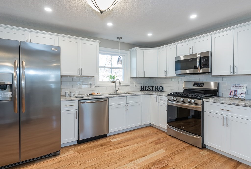 251 Senator Street Springfield, MA 01129 - Photo 2 of 39