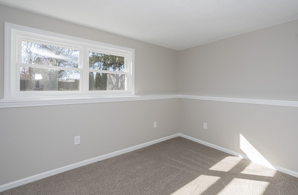 251 Senator Street Springfield, MA 01129 - Photo 28 of 39