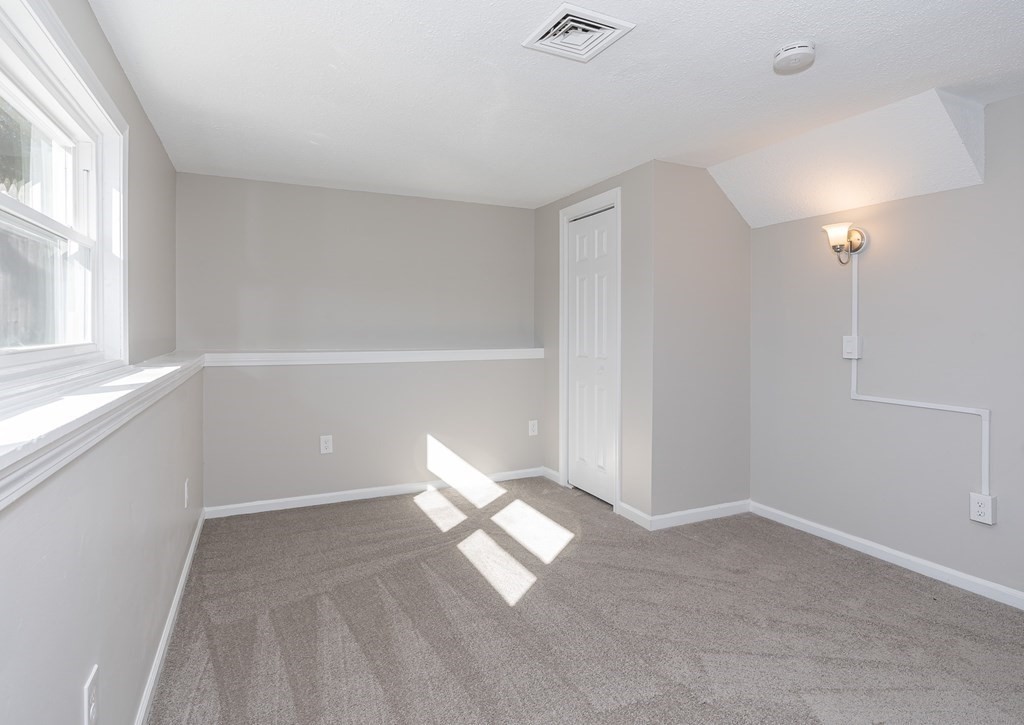 251 Senator Street Springfield, MA 01129 - Photo 30 of 39