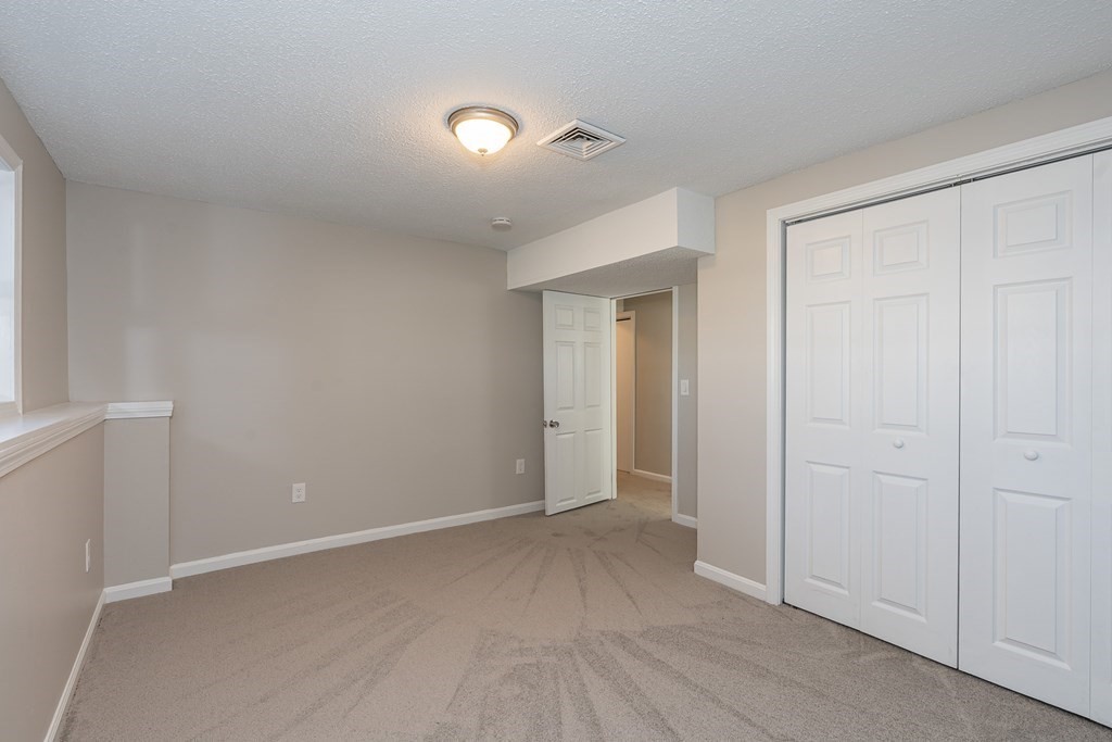 251 Senator Street Springfield, MA 01129 - Photo 32 of 39