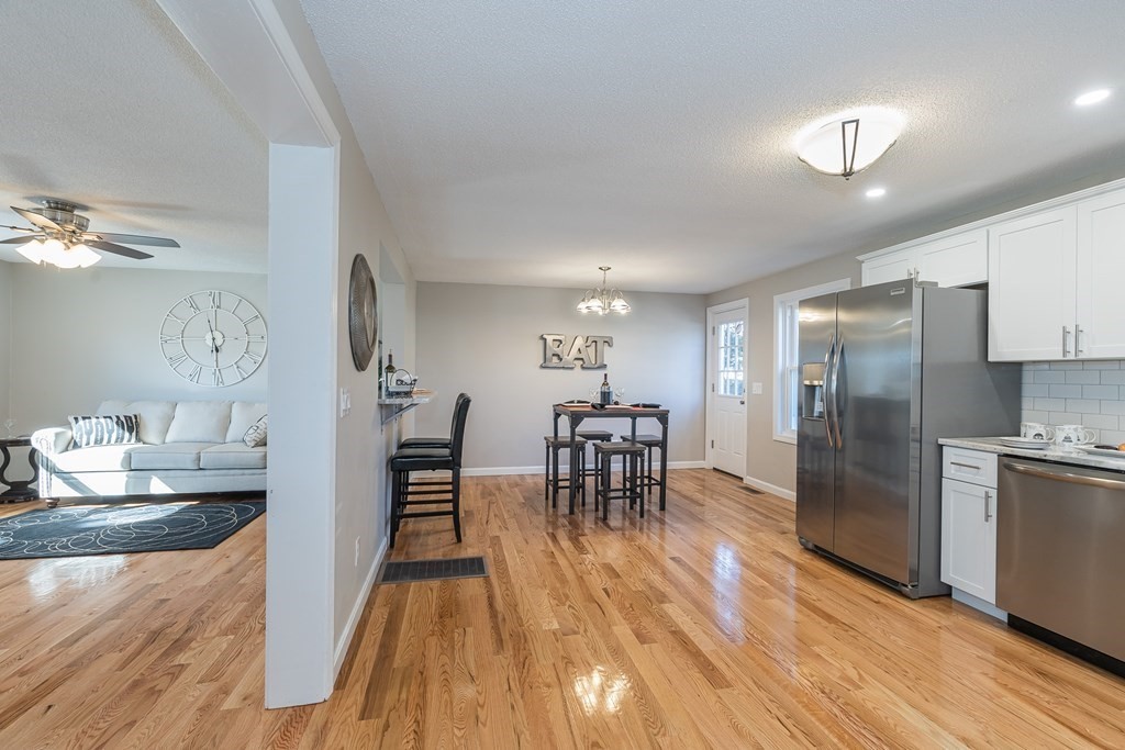 251 Senator Street Springfield, MA 01129 - Photo 5 of 39