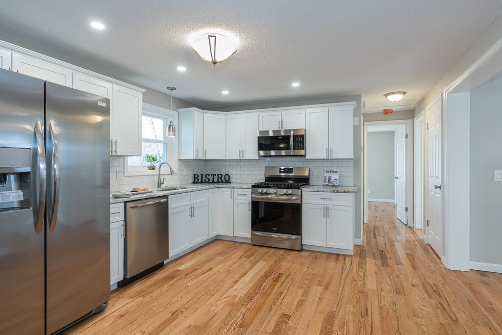 251 Senator Street Springfield, MA 01129 - Photo 7 of 39