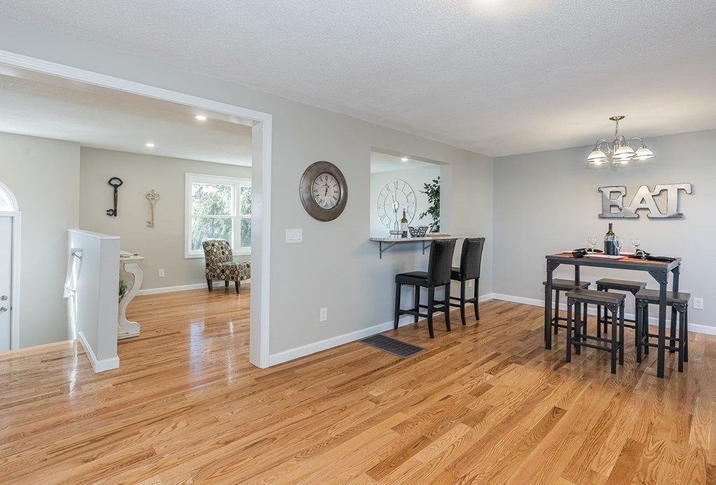 251 Senator Street Springfield, MA 01129 - Photo 8 of 39