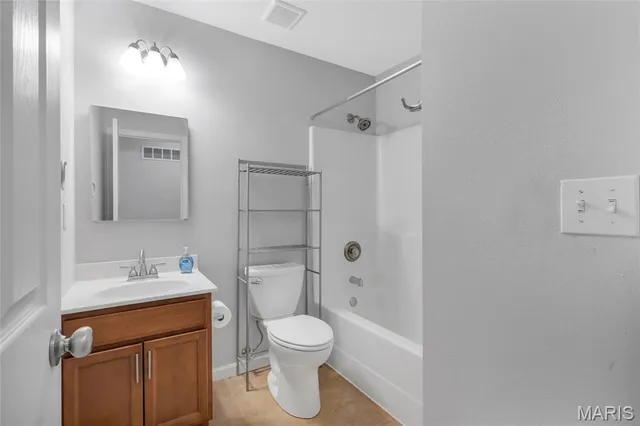 $289,900 | 5640 Hawks Landing Drive, Hillsboro, MO 63050