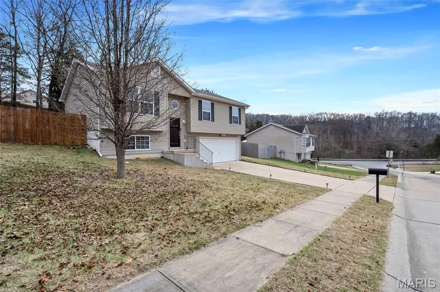 $289,900 | 5640 Hawks Landing Drive, Hillsboro, MO 63050