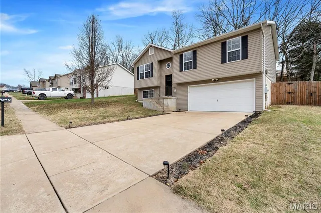 $289,900 | 5640 Hawks Landing Drive, Hillsboro, MO 63050