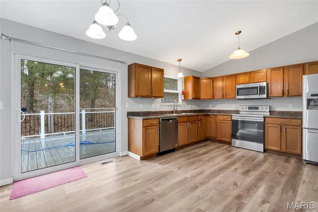 $289,900 | 5640 Hawks Landing Drive, Hillsboro, MO 63050