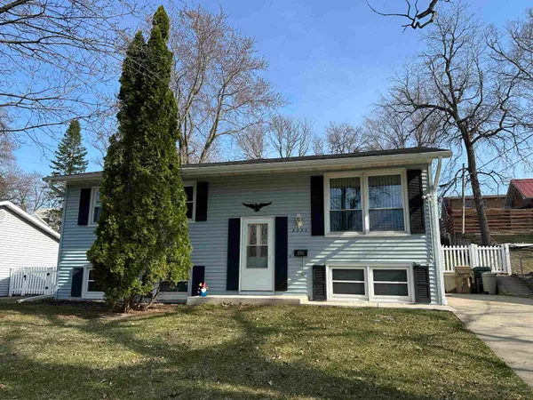 $299,900 | 3233 Quincy Avenue, Madison, WI 53704