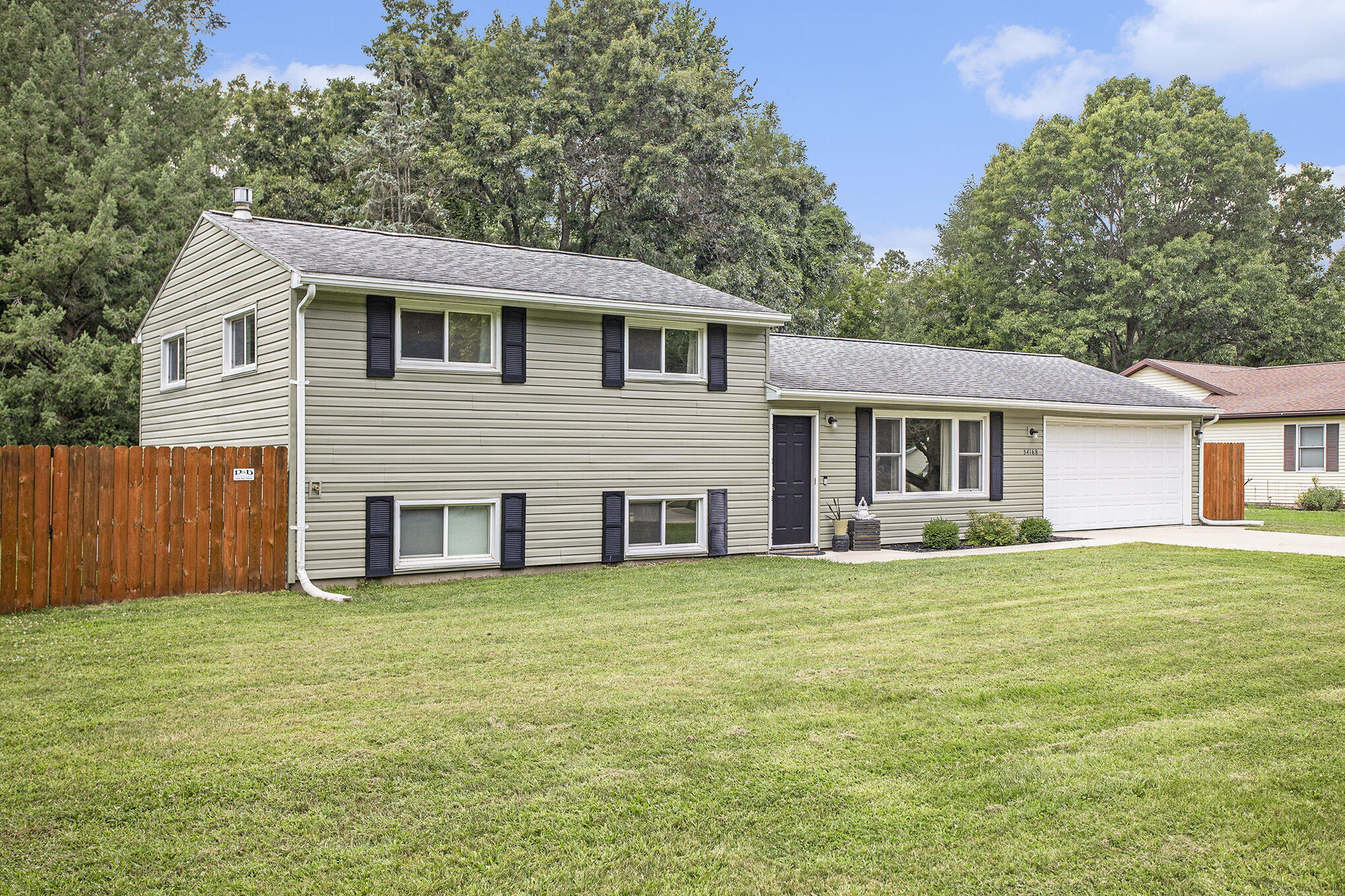 54168 South Gentzler Drive Three Rivers, MI 49093 - Photo 2 of 25 003_54168_s_gentzler_dr_three_rivers_mi_