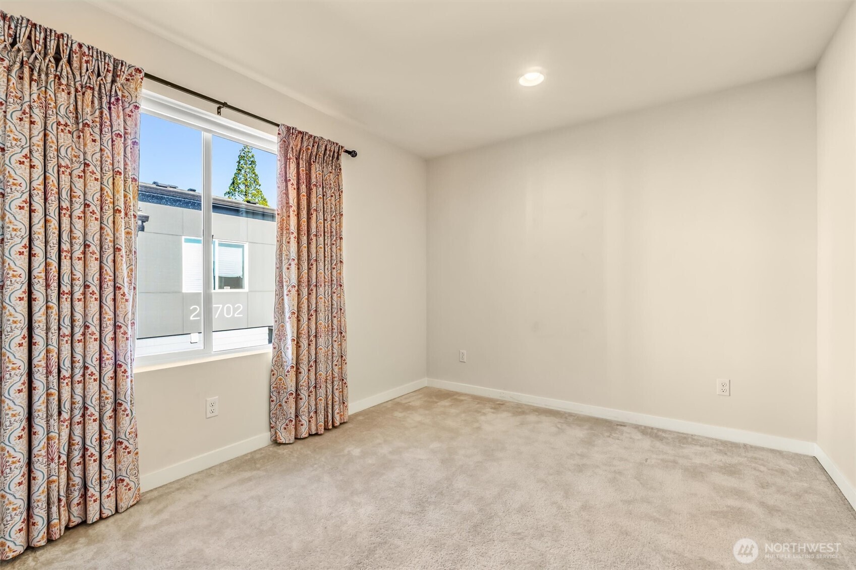 23712 8th Drive Southeast, Unit E Bothell, WA 98021 - Photo 28 of 37