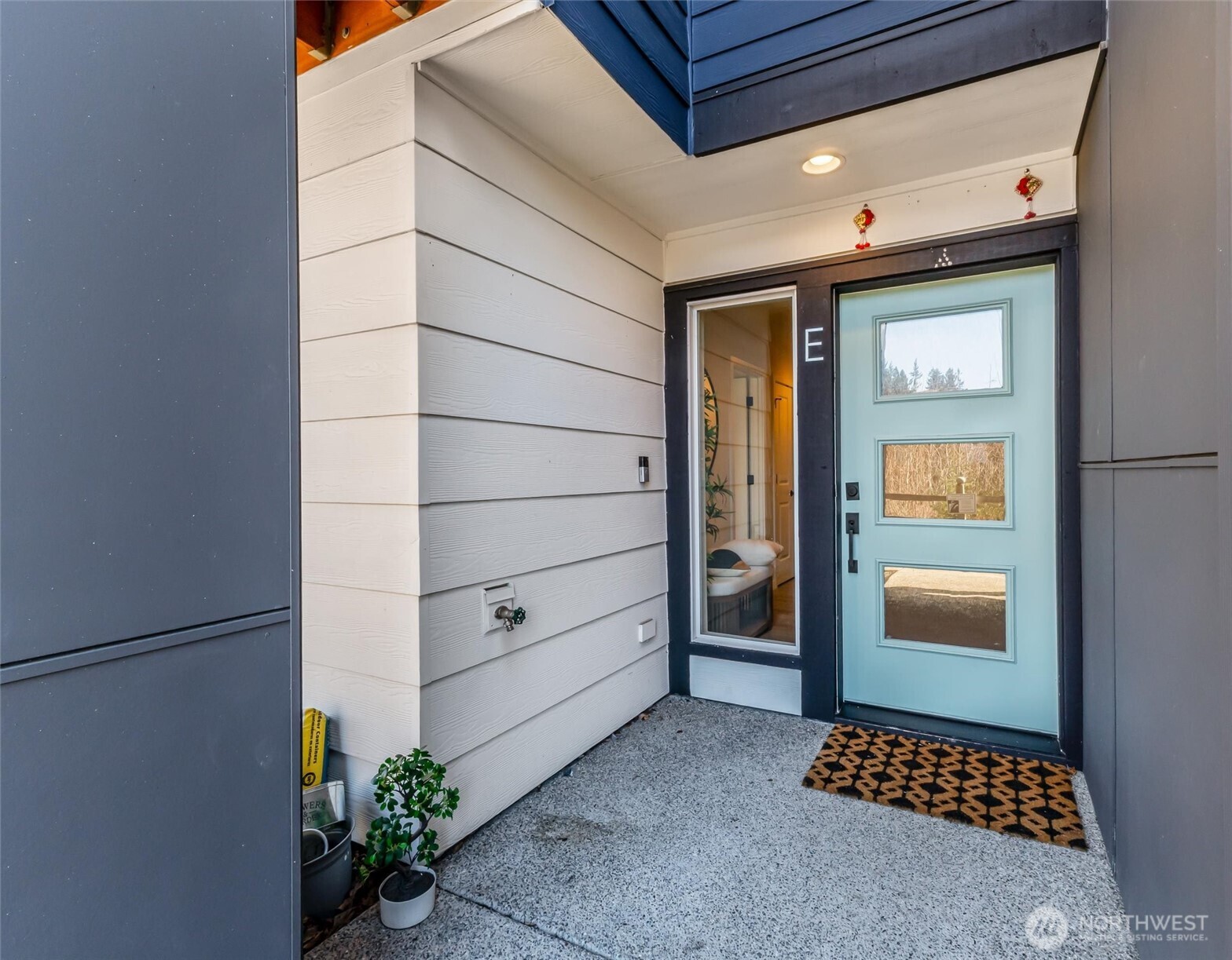 23712 8th Drive Southeast, Unit E Bothell, WA 98021 - Photo 3 of 37