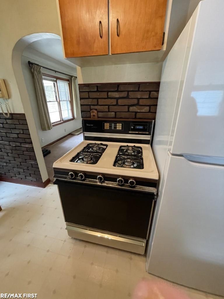 104 Rathbone Street Mount Clemens, MI 48043 - Photo 19 of 28 50109440-18.JPG