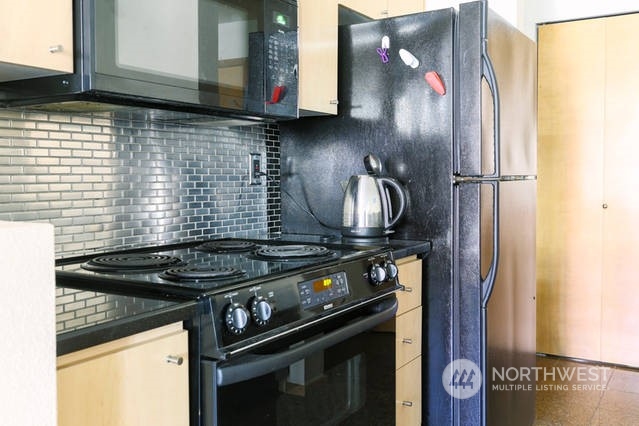 412 11th Avenue, Unit 203 Seattle, WA 98122 - Photo 14 of 15