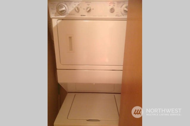 412 11th Avenue, Unit 203 Seattle, WA 98122 - Photo 15 of 15