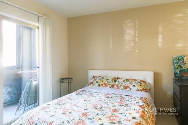 $2,490 | 412 11th Avenue, Unit 203, Seattle, WA 98122