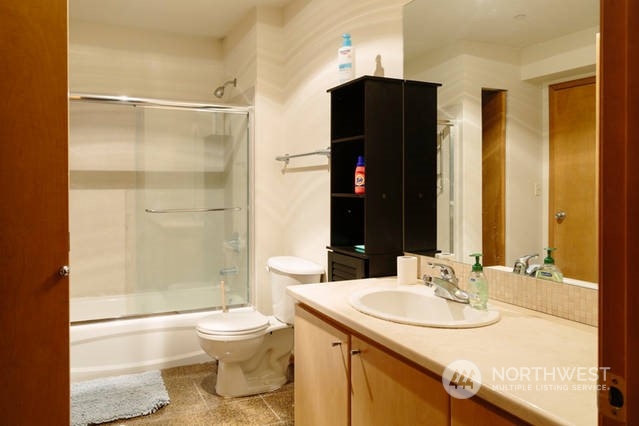 412 11th Avenue, Unit 203 Seattle, WA 98122 - Photo 10 of 15