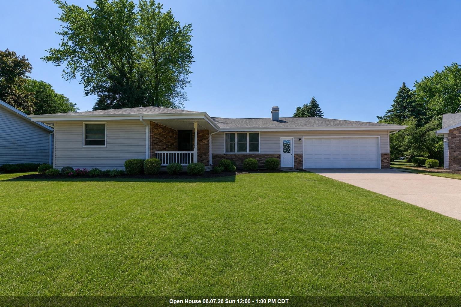 2149 North Connies Court Appleton, WI 54914 - Photo 1 of 30